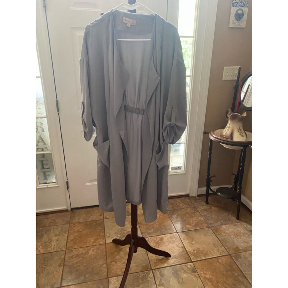 Philosophy Women's Gray Blazer size M will fit up to Xl
